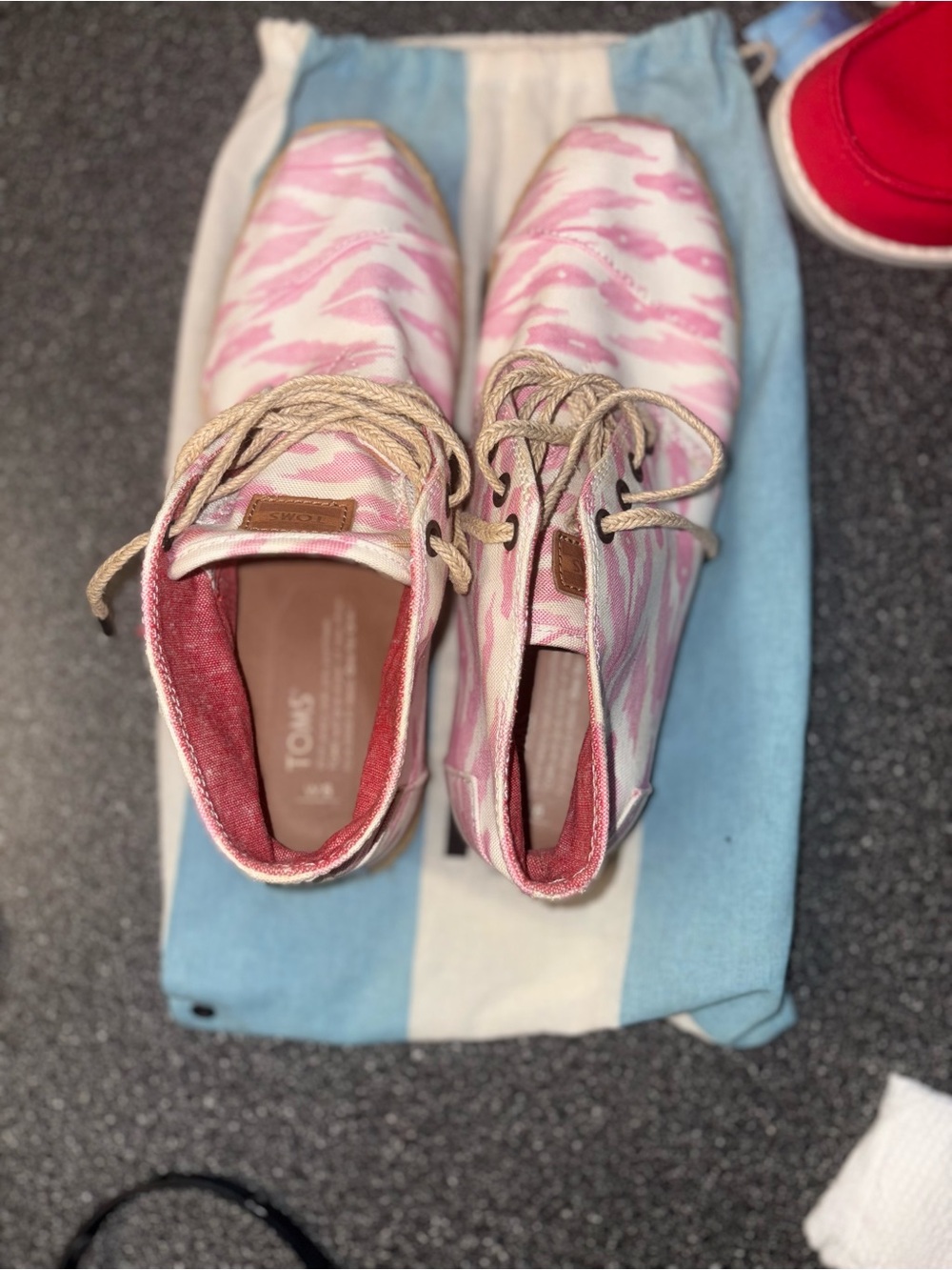 Toms Pink Zebra Canvas Lace-Up Kids Sneakers